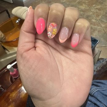 Lana Nails & Spa - Flower - Waxing Near Me - Carpinteria, California