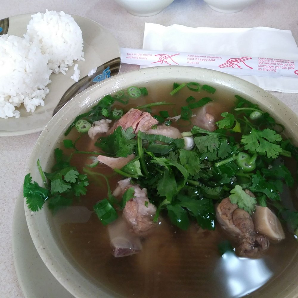 Kam Bowl - Oxtail soup - Diners Near Me - Honolulu, Hawaii