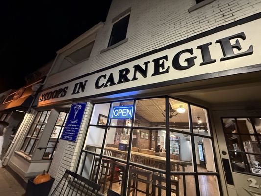 Scoops in Carnegie by null