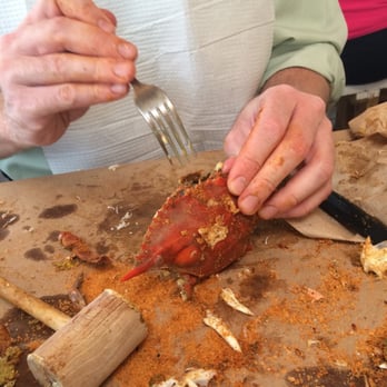 Cantler's Riverside - Hard at work - Seafood Near Me - Annapolis, Maryland