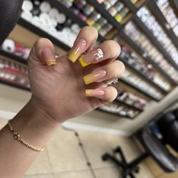 Jevy Nails - Full set with french tip, design, ombré and 3D flowers