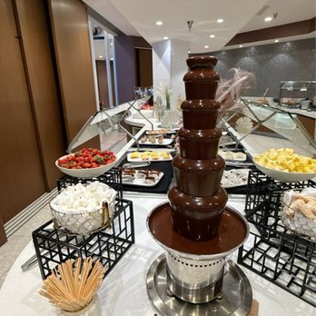 Cafe Sierra - Chocolate fountain - New American Near Me - Universal City, California Cafe Sierra - Chocolate fountain - New American Near Me - Universal City, California
