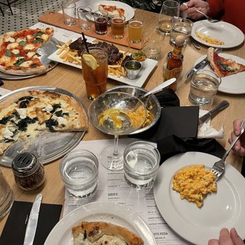 Crust Brewing - Marg pizza, Strong Like Popeye pizza, creamy elotes - Breweries Near Me - Rosemont, Illinois Crust Brewing - Marg pizza, Strong Like Popeye pizza, creamy elotes - Breweries Near Me - Rosemont, Illinois