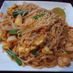 Chen's Asian Restaurant - Shrimp Pad Thai