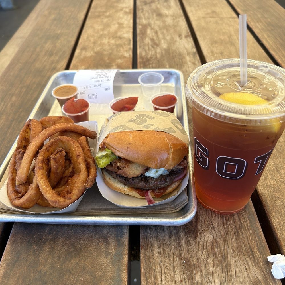 Gott's St. Helena - Western BBQ & bleu burger & pinion rings - Burgers Near Me - Saint Helena, California Gott's St. Helena - Western BBQ & bleu burger & pinion rings - Burgers Near Me - Saint Helena, California