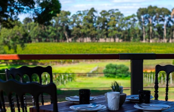 Rústico At Hay Shed Hill by null