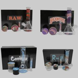 Shiva Tobacco - ALL IN 1!!
1x Bong 
1x Grinder
1x Bowl 
1x dab rig
1x Ash tray!
1x Wax container 
1x Weed container 
And more!!!!