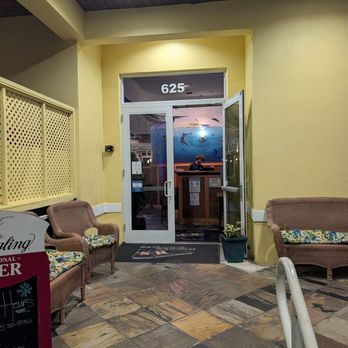 Sailor's Return Restaurant - Seafood Near Me - Stuart, Florida