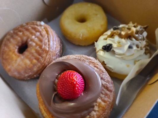 DK's Donuts & Bakery by null