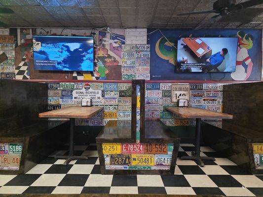 Gilroy's Pizza Pub by null