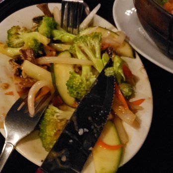 A Saigon Cafe - Veggies with steak - Vietnamese Near Me - Wailuku, Hawaii A Saigon Cafe - Veggies with steak - Vietnamese Near Me - Wailuku, Hawaii