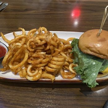 High Note Casual Dining & Drink - Cheeseburger & Curly Fries - Diners Near Me - Pigeon Forge, Tennessee