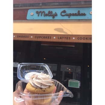 Molly's Cupcakes - Peanut Butter Nutella cupcake. @ivknowstheb - Desserts Near Me - Chicago, Illinois Molly's Cupcakes - Peanut Butter Nutella cupcake. @ivknowstheb - Desserts Near Me - Chicago, Illinois