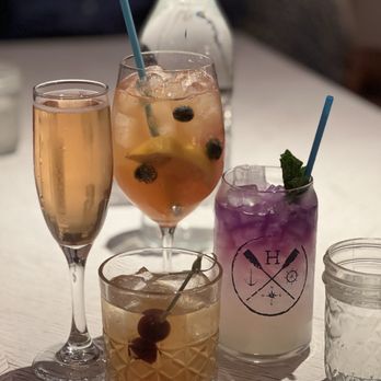 The Hampton Social - Streeterville - various drinks - New American Near Me - Chicago, Illinois