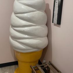 Buttercream Dreams - Ice Cream Statue in Bathroom