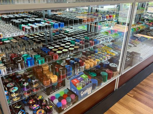 elfbar nachfüll pod läuft aus We Are Kansas City and Olathe's Local Smoke and Vape Shops! main image 0