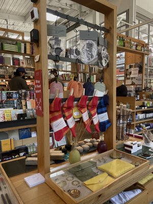 Heath Newsstand by null