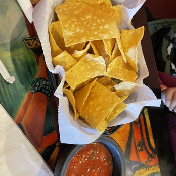 Chimi's Fresh-Mex - nachos and salsa - Mexican Near Me - Saint Louis, Missouri Chimi's Fresh-Mex - nachos and salsa - Mexican Near Me - Saint Louis, Missouri