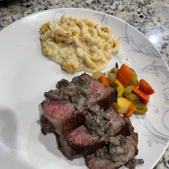 Black Walnut - Steak Mac and veggies - New American Near Me - Oklahoma City, Oklahoma Black Walnut - Steak Mac and veggies - New American Near Me - Oklahoma City, Oklahoma