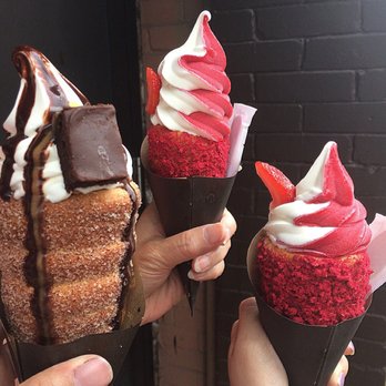 Eva's Original Chimneys - Notice how the middle had an extra swirl and the other two are smaller? - Desserts Near Me - Toronto, Ontario