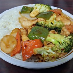 Asian Cuisine - C9 - Chicken with Garlic Sauce, with white rice instead of pork fried rice (lunch portion).