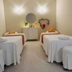 Relax Acupressure Spa