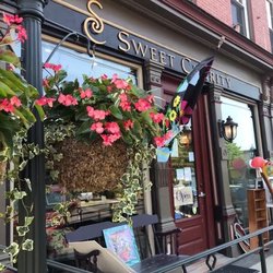 Sweet Charity - Store front
