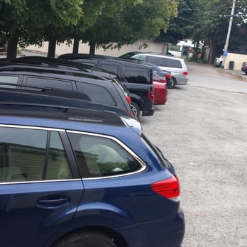 Inns On Bellevue - half of parking lot behind 10 bellevue - Bed & Breakfast Near Me - Newport, Rhode Island
