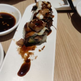 Momokoko - Eel frois gua roll - Japanese Near Me - Markham, Ontario Momokoko - Eel frois gua roll - Japanese Near Me - Markham, Ontario