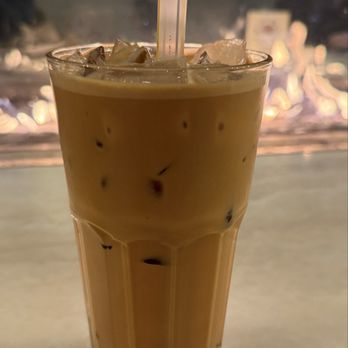Urth Caffé - Orange - Coffee & Tea Near Me - Orange, California