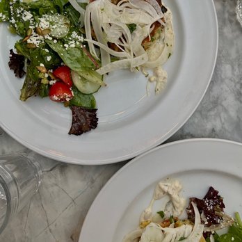 Earls Kitchen + Bar - Canadian (New) Near Me - Burnaby, British Columbia
