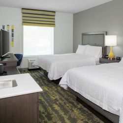 Hampton Inn & Suites Irvine-Orange County Airport - Guest room