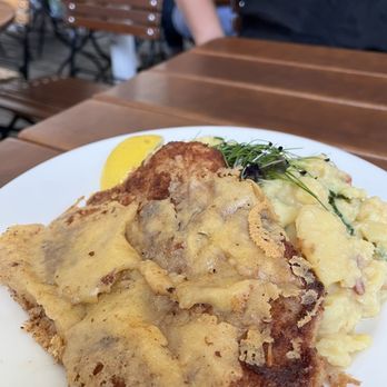 Weihenstephaner - 10/2/23 schnitzel - German Near Me - Berlin, BE