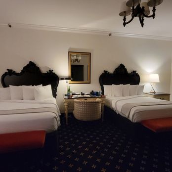 French Quarter Inn - This picture doesn't do this beautiful room justice! - Hotels Near Me - Charleston, South Carolina French Quarter Inn - This picture doesn't do this beautiful room justice! - Hotels Near Me - Charleston, South Carolina
