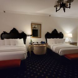 French Quarter Inn - This picture doesn't do this beautiful room justice!