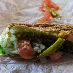 Windycity Dawghouse - Thrown together, soggy tomato slices