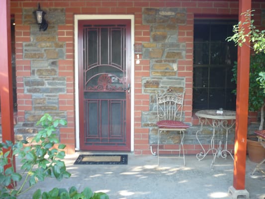 Stonewell Cottages & Vineyards by null