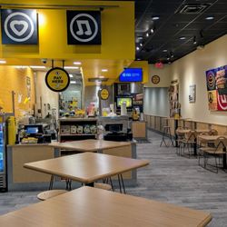 Which Wich - Inside