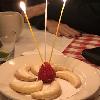 Maggiano's Little Italy - Vera's Lemon cookies for birthday celebration - Italian Near Me - Denver, Colorado