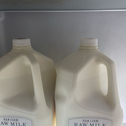 RAW FARM - Updated photo showing the cream on top.