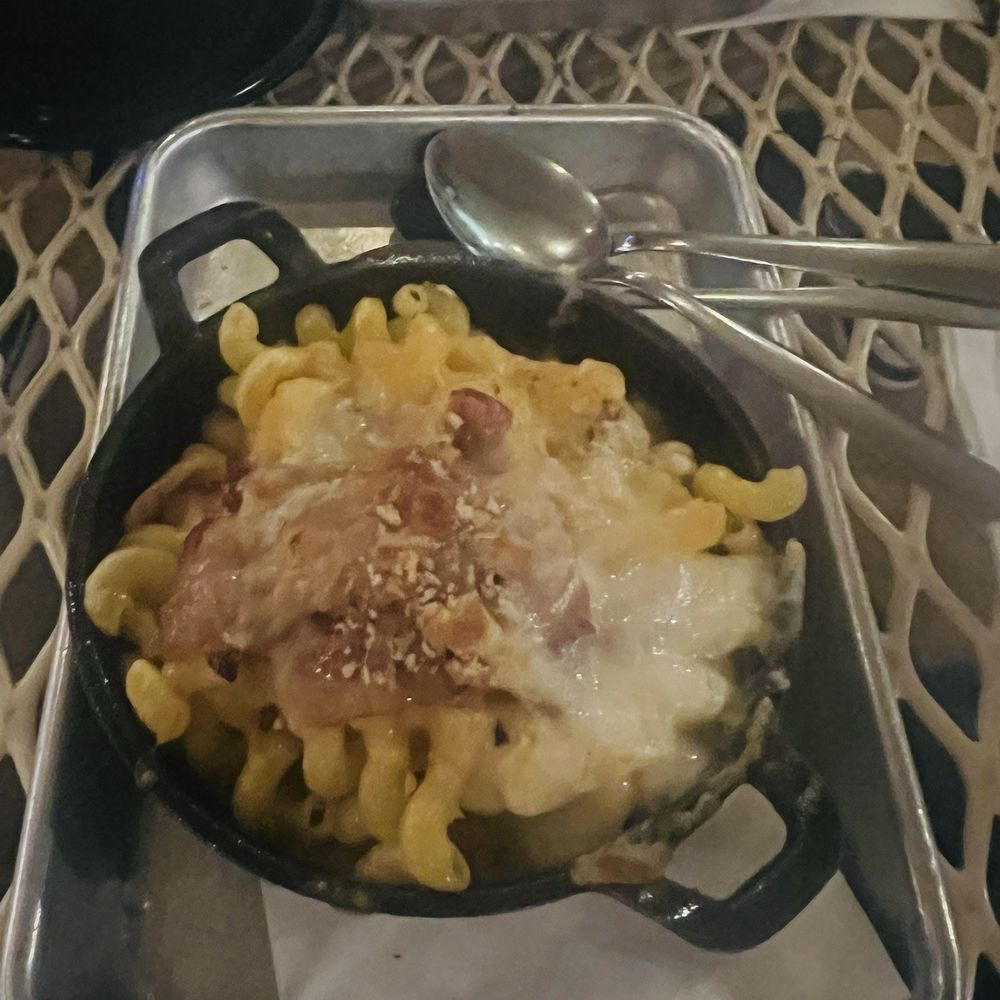 Mammoth Brewing - Mac n cheese looks good but not - Breweries Near Me - Mammoth Lakes, California Mammoth Brewing - Mac n cheese looks good but not - Breweries Near Me - Mammoth Lakes, California