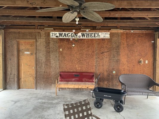 Wagon Wheel Motel by null