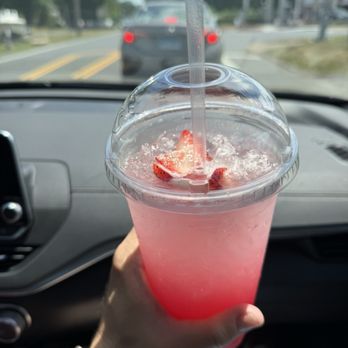 Meriden Nutrition - Strawberry Love refresher - Juice Bars & Smoothies Near Me - Meriden, Connecticut Meriden Nutrition - Strawberry Love refresher - Juice Bars & Smoothies Near Me - Meriden, Connecticut