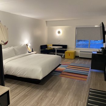 Aloft by Marriott Framingham - King Room - Hotels Near Me - Framingham, Massachusetts