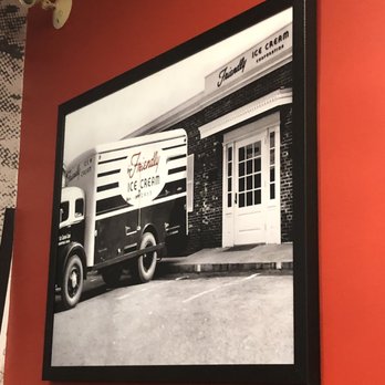 Friendly's - Good olè fashion decòr..... - Ice Cream & Frozen Yogurt Near Me - Coram, New York Friendly's - Good olè fashion decòr..... - Ice Cream & Frozen Yogurt Near Me - Coram, New York