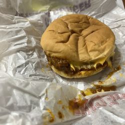 Wienerschnitzel - Single chilli cheese burger! The hamburger patty tasted like it came out of the microwave