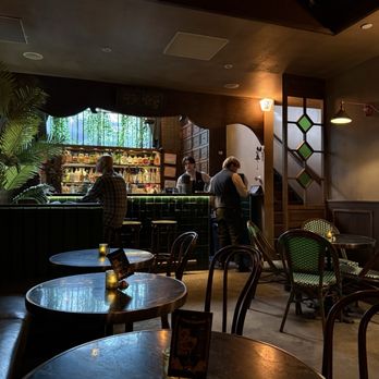 Ye's Apothecary - The bar is tiny but pretty - Szechuan Near Me - New York, New York