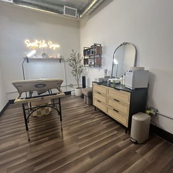 Silk and Sugar Lounge - Spray Tanning Near Me - Whittier, California Silk and Sugar Lounge - Spray Tanning Near Me - Whittier, California