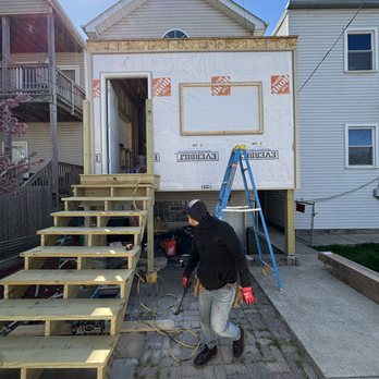 MatusRenovation7 - Tyvek and siding corner - Tiling Near Me