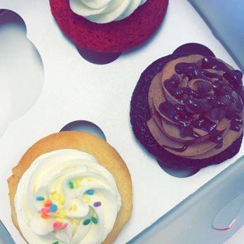 Frosting Cupcakes - Custom Cakes Near Me - Vero Beach, Florida